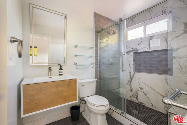 11775 Laurelwood Drive, Studio City, CA 91604