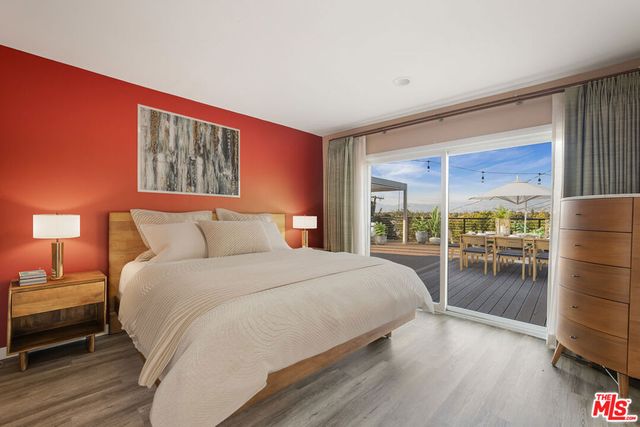 11775 Laurelwood Drive, Studio City, CA 91604