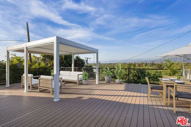 11775 Laurelwood Drive, Studio City, CA 91604