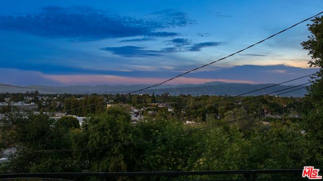 11775 Laurelwood Drive, Studio City, CA 91604