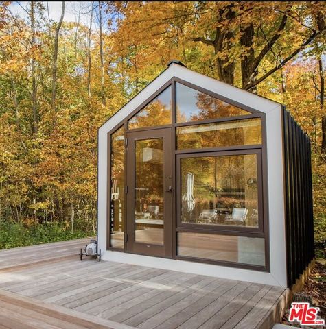 11775 Laurelwood Drive, Studio City, CA 91604