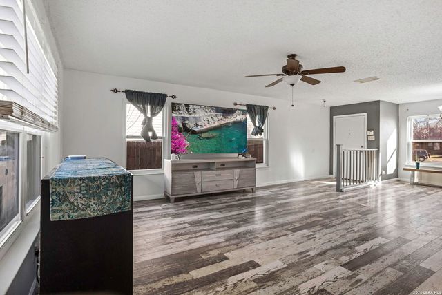 6811 Barton Rock, San Antonio, TX 78239