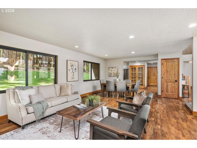 19420 Ne VISTA HILL Dr, Hillsboro, OR 97123