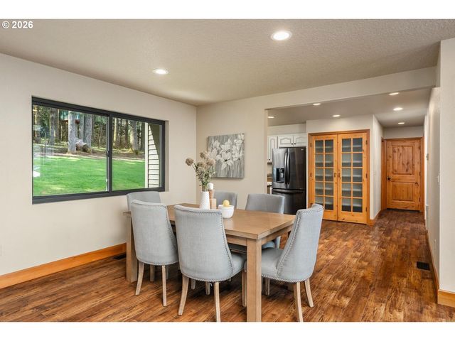 19420 Ne VISTA HILL Dr, Hillsboro, OR 97123