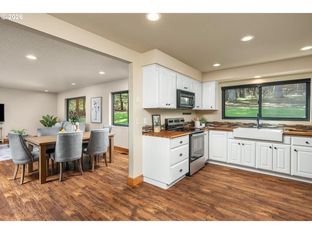 19420 Ne VISTA HILL Dr, Hillsboro, OR 97123