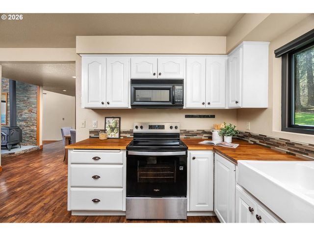 19420 Ne VISTA HILL Dr, Hillsboro, OR 97123