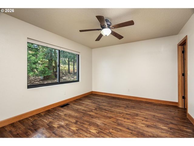 19420 Ne VISTA HILL Dr, Hillsboro, OR 97123