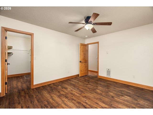 19420 Ne VISTA HILL Dr, Hillsboro, OR 97123