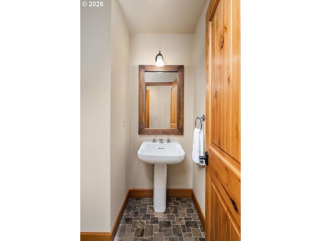 19420 Ne VISTA HILL Dr, Hillsboro, OR 97123