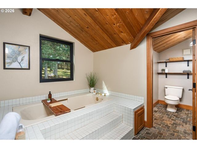 19420 Ne VISTA HILL Dr, Hillsboro, OR 97123