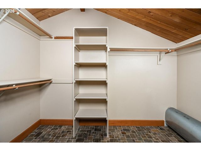 19420 Ne VISTA HILL Dr, Hillsboro, OR 97123