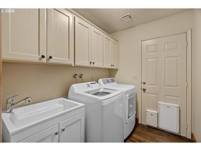 19420 Ne VISTA HILL Dr, Hillsboro, OR 97123