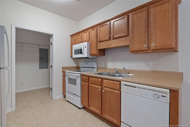 635 Marshtree Lane 206, Fayetteville, NC 28314