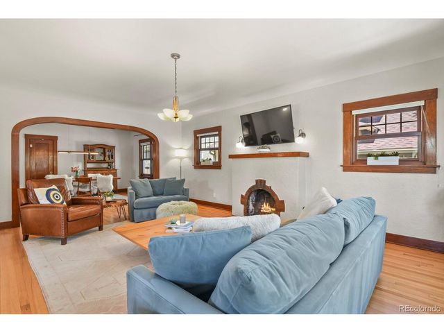 912 N Corona St, Colorado Springs, CO 80903