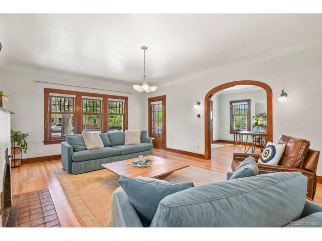 912 N Corona St, Colorado Springs, CO 80903