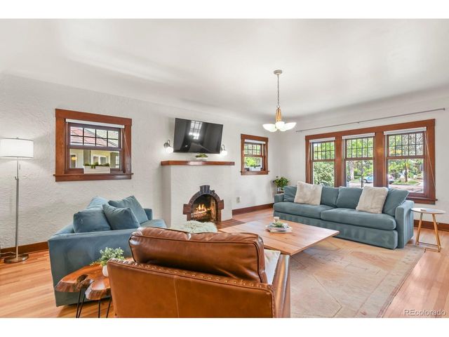 912 N Corona St, Colorado Springs, CO 80903