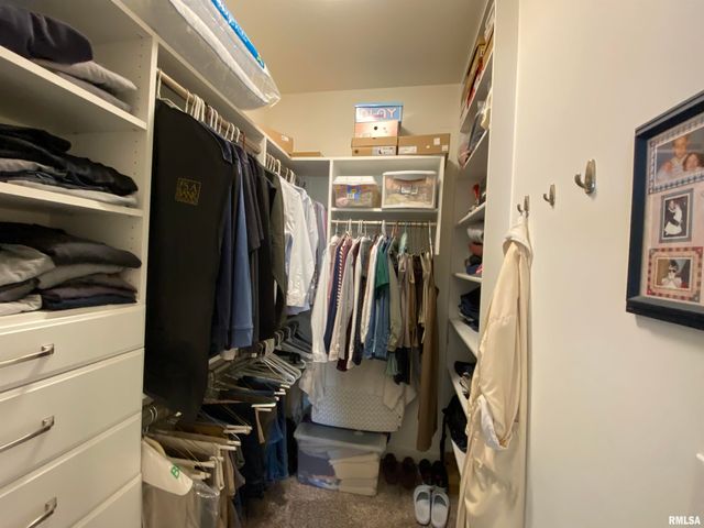 2213 W EARL Court, Peoria, IL 61615