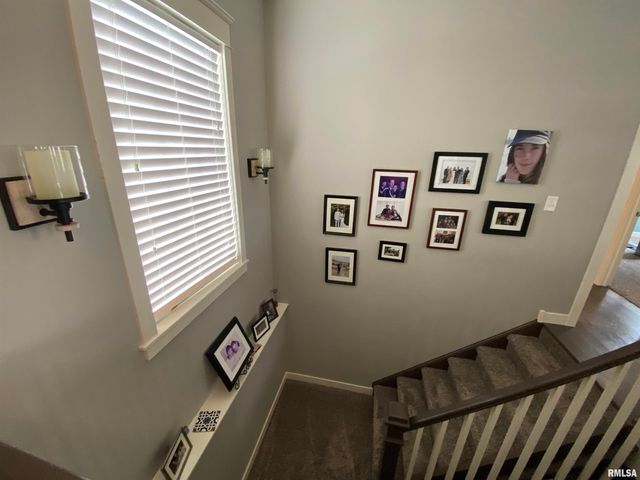 2213 W EARL Court, Peoria, IL 61615