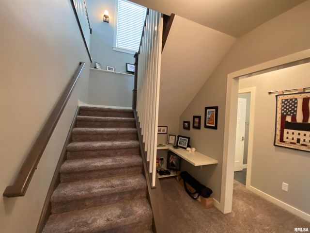 2213 W EARL Court, Peoria, IL 61615