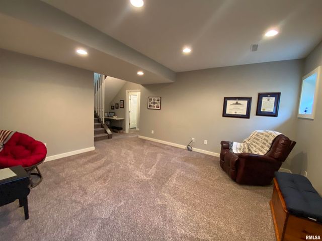 2213 W EARL Court, Peoria, IL 61615