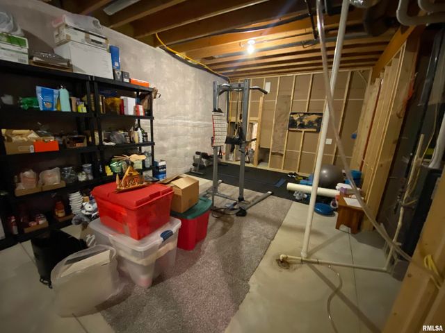 2213 W EARL Court, Peoria, IL 61615