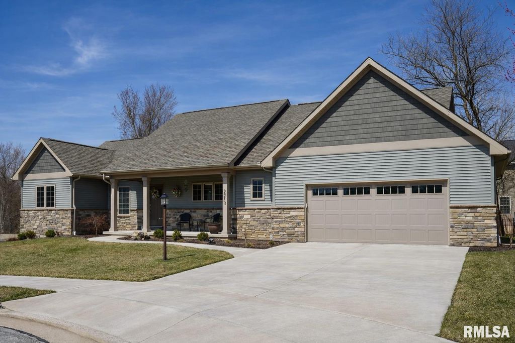 2213 W EARL Court, Peoria, IL 61615