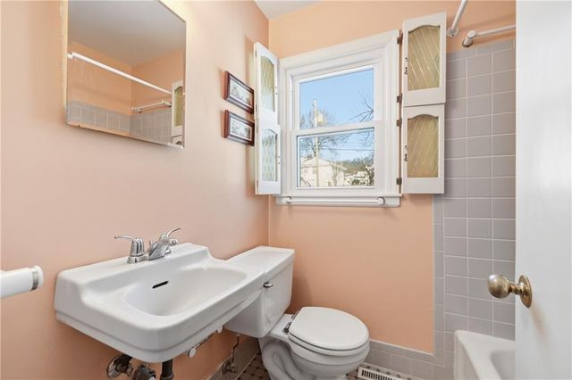 3718 NE 48th Street, Kansas City, MO 64119