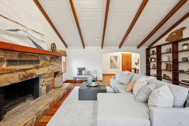 2016 Park Vista Ct, Santa Rosa, CA 95405