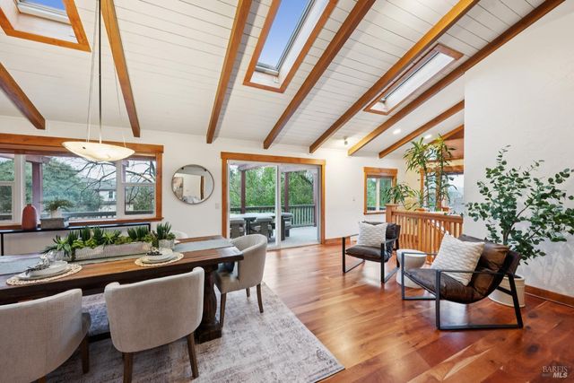 2016 Park Vista Ct, Santa Rosa, CA 95405