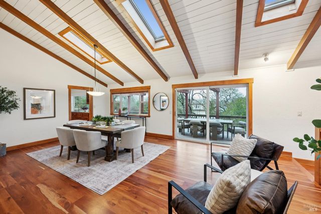 2016 Park Vista Ct, Santa Rosa, CA 95405