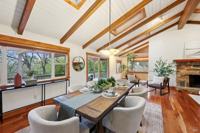 2016 Park Vista Ct, Santa Rosa, CA 95405