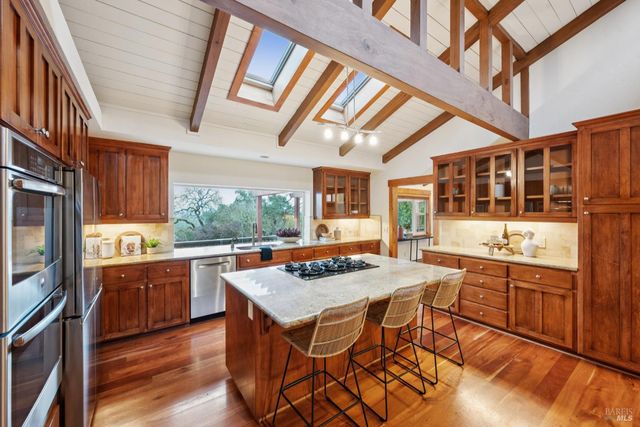 2016 Park Vista Ct, Santa Rosa, CA 95405