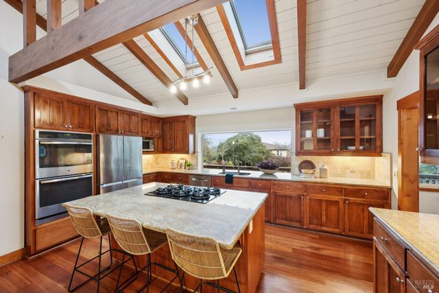 2016 Park Vista Ct, Santa Rosa, CA 95405