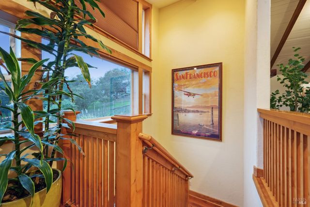 2016 Park Vista Ct, Santa Rosa, CA 95405