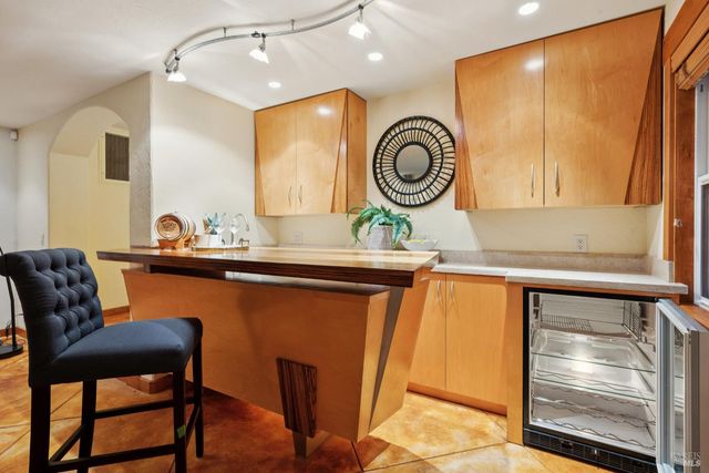 2016 Park Vista Ct, Santa Rosa, CA 95405