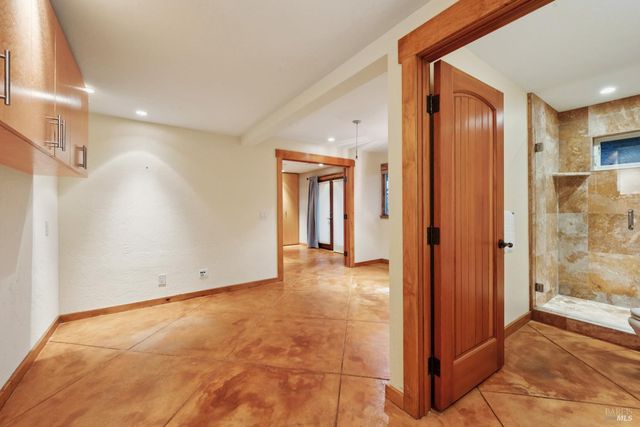 2016 Park Vista Ct, Santa Rosa, CA 95405