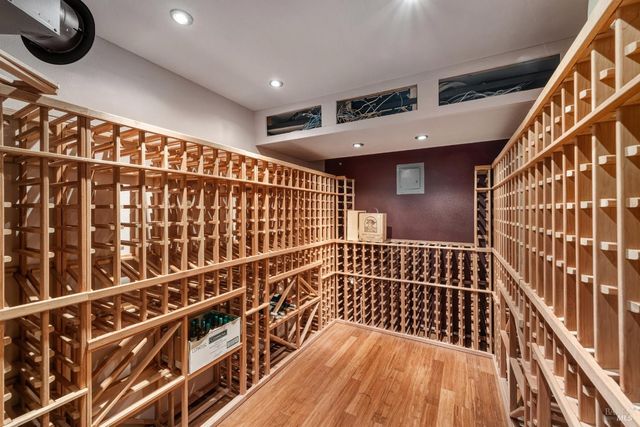 2016 Park Vista Ct, Santa Rosa, CA 95405