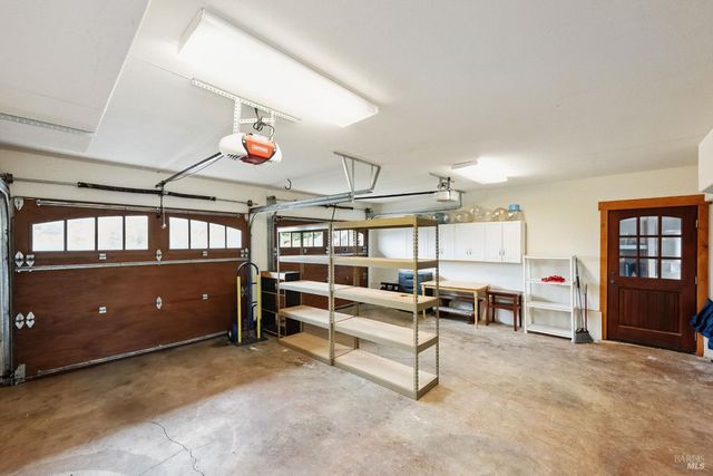 2016 Park Vista Ct, Santa Rosa, CA 95405