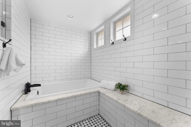 2021 GOLF DR, Culpeper, VA 22701