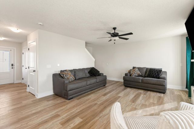 1701 E Girard Avenue, Indianola, IA 50125