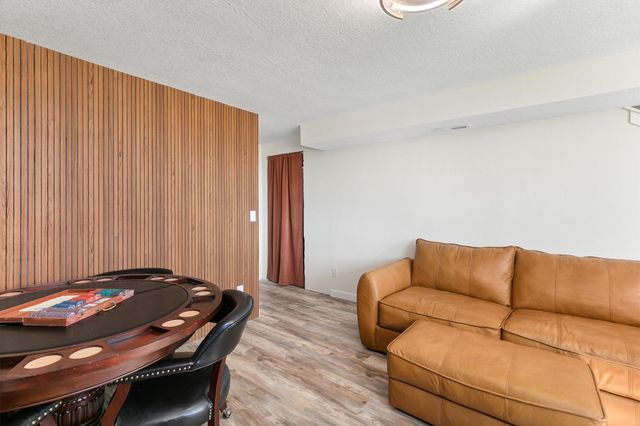 1701 E Girard Avenue, Indianola, IA 50125