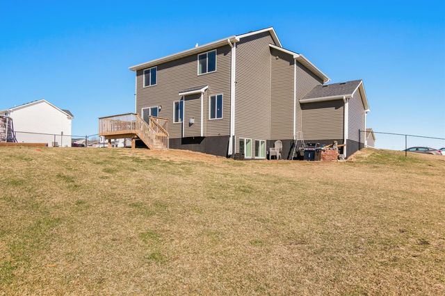 1701 E Girard Avenue, Indianola, IA 50125