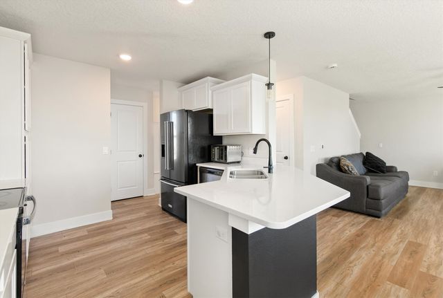 1701 E Girard Avenue, Indianola, IA 50125