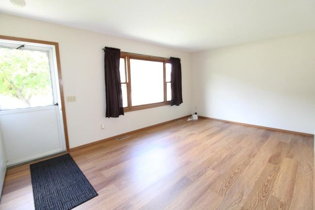 1325 N Page Street, Stoughton, WI 53589