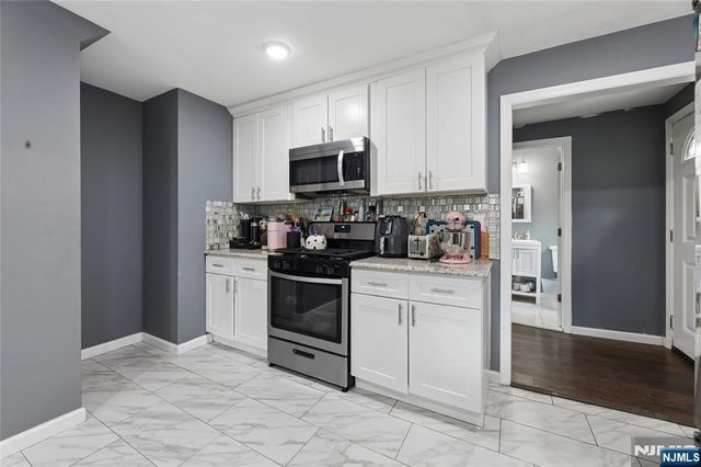 97 Jasper Avenue, Teaneck, NJ 07666