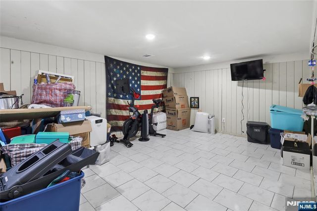 97 Jasper Avenue, Teaneck, NJ 07666