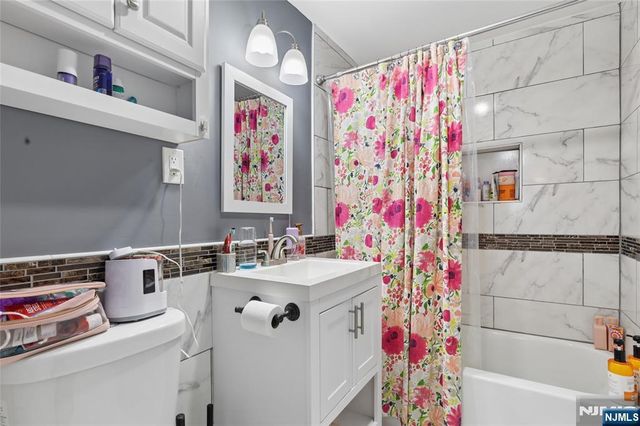 97 Jasper Avenue, Teaneck, NJ 07666