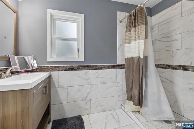 97 Jasper Avenue, Teaneck, NJ 07666