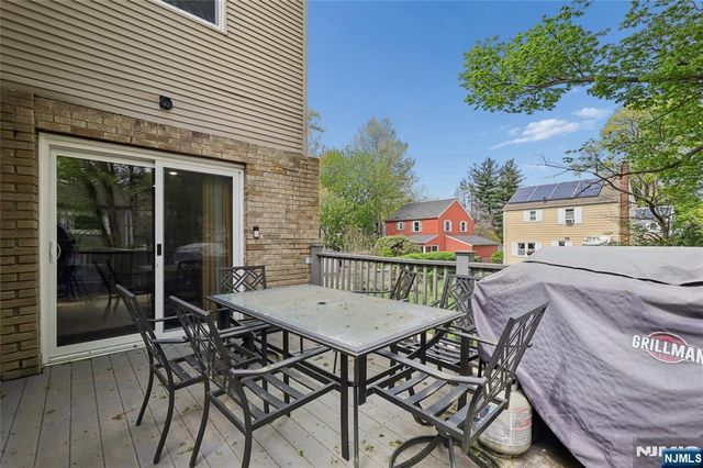 97 Jasper Avenue, Teaneck, NJ 07666