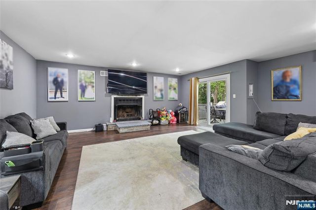 97 Jasper Avenue, Teaneck, NJ 07666